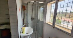 A louer villa à étage de type F5 pour usage mixte située en bord de la route nationale 4 à Andakana Anosiala