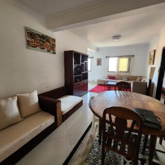 A louer appartement de type F6 en duplex meublé et équipé situé en bord de route principale à Ivato