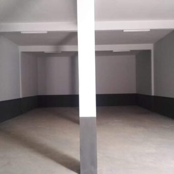 À louer : Entrepôt sécurisé de 500 m² sur 2 niveaux à Anosizato