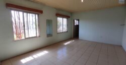A vendre villa F6 à étage située dans un quartier calme à Antanetibe Ilafy