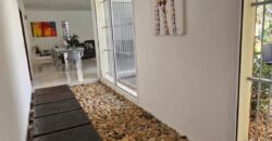 A louer une charmante villa F5 sur un terrain de 3000 m2 située dans un quartier calme et résidentiel à Malaza Andoharanofotsy