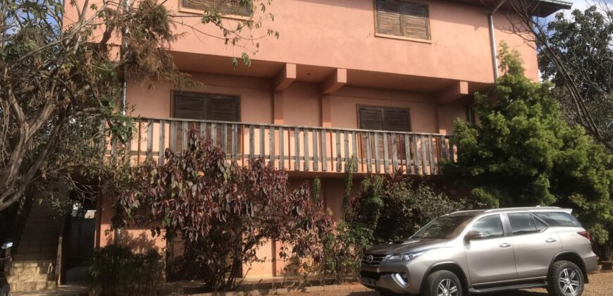Villa à louer idéale pour bureaux ou chambres d’hôtes à Talatamaty