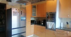 À louer villa F5 meublée à étage, située dans un cadre idéal à Talatamaty