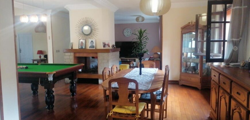 À louer villa F5 meublée à étage, située dans un cadre idéal à Talatamaty