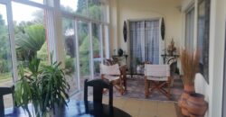 À louer villa F5 meublée à étage, située dans un cadre idéal à Talatamaty