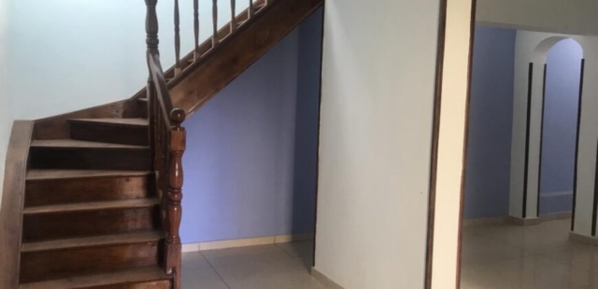 Location d’une villa F4 à étage située dans un quartier résidentiel calme à Ambohimahintsy Ambohimangakely