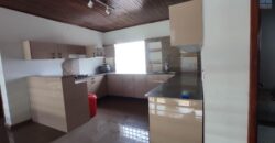 A vendre une grande propriété de 4500 m2 avec une villa F8 située à Ambatomirahavavy