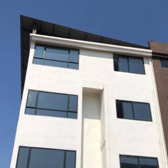 Appartement T4 neuf avec piscine chauffée situé dans un quartier calme à Talatamaty