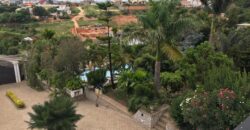 A louer une grande villa F6 avec piscine et jardin, parfait pour une famille à Ambohibao