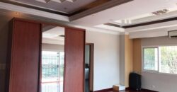 A louer une grande villa F6 avec piscine et jardin, parfait pour une famille à Ambohibao