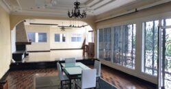 A louer une grande villa F6 avec piscine et jardin, parfait pour une famille à Ambohibao