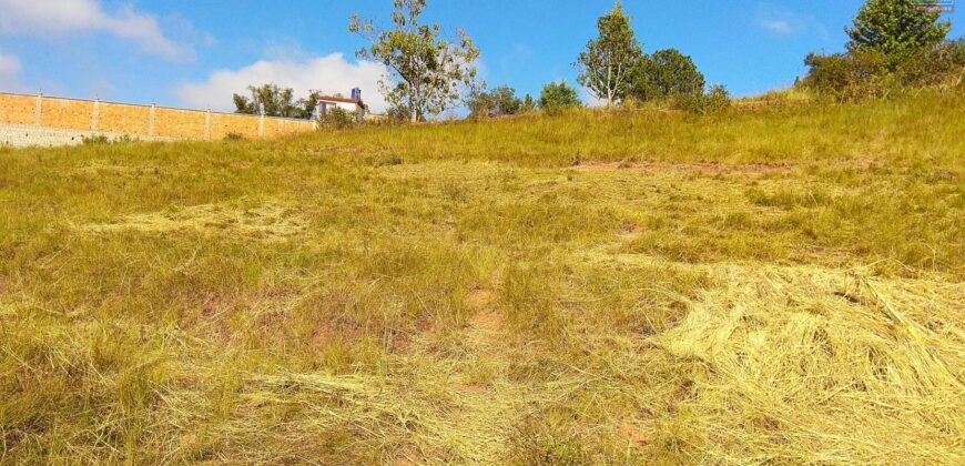 Terrain de 3200 m² à vendre à Ambohidratrimo avec vue imprenable