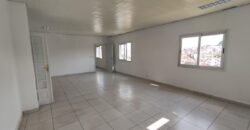 A louer espace commercial de 464 m² à Ampasampito, situé sur la route principale