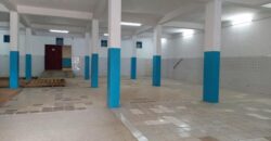 En location ce dépôt de plain-pied de 800m2 situé dans un secteur sécurisé à Anosivavaka