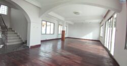 A louer un spacieux local d’environ 300 m2 à usage professionnel situé à Andanobevava Masay