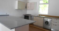 En location une villa de type F7 avec piscine située à Ivandry