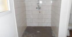 En location une villa de type F7 avec piscine située à Ivandry