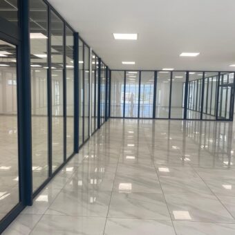 A louer des locaux commerciaux ou bureaux situés dans un quartier prisé à Alarobia