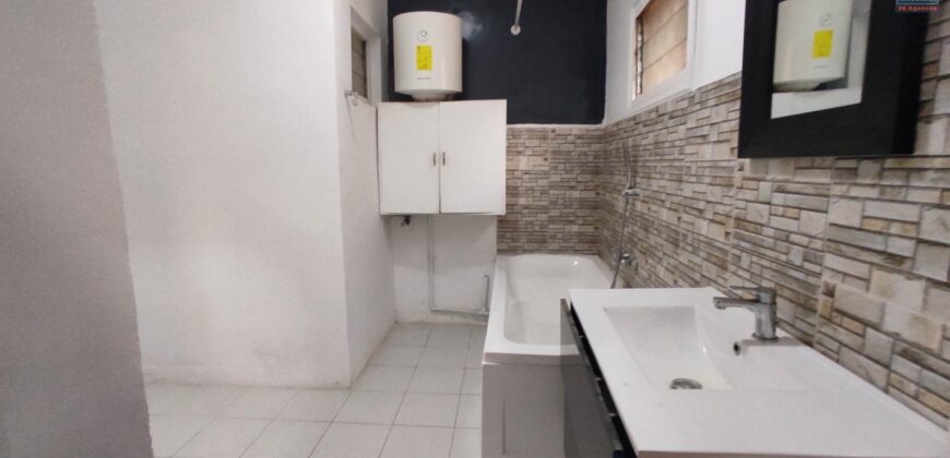 A louer une villa F4 de plain-pied située dans le quartier résidentiel d’Androhibe
