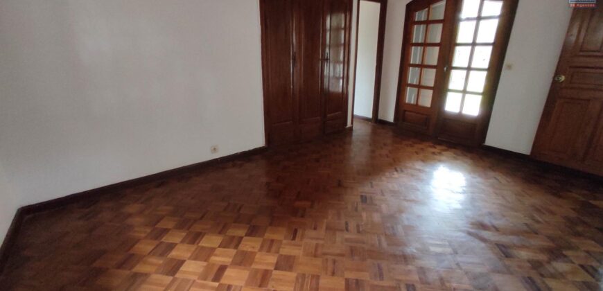 A louer une villa F4 de plain-pied située dans le quartier résidentiel d’Androhibe