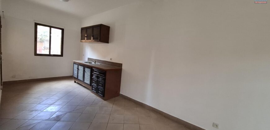 A louer un agréable appartement T4 situé au lotissement Bonnet Ivandry