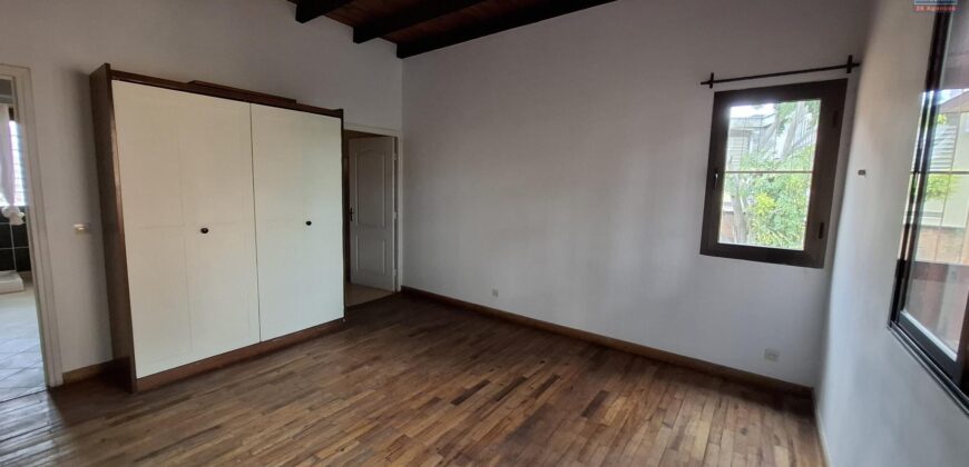 A louer un agréable appartement T4 situé au lotissement Bonnet Ivandry