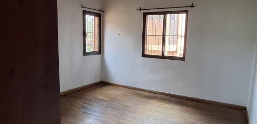A louer un agréable appartement T4 situé au lotissement Bonnet Ivandry