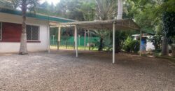 A louer une villa T4 de plain-pied avec piscine située dans un quartier calme et résidentiel à Ivandry