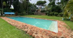 A louer une villa T4 de plain-pied avec piscine située dans un quartier calme et résidentiel à Ivandry