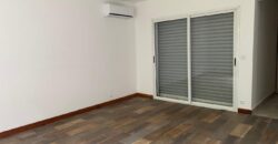 A louer une villa T4 de plain-pied avec piscine située dans un quartier calme et résidentiel à Ivandry