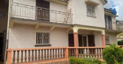 En location une Villa F5 à étage située sur By Pass Manandona