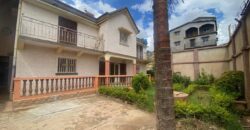 En location une Villa F5 à étage située sur By Pass Manandona