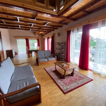 En location un confortable appartement T3 meublé situé à Ambanidia