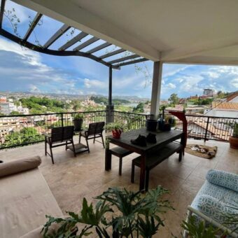A louer un appartement T3 meublé situé dans un quartier tranquille à Mahazoarivo