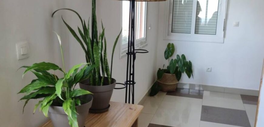 A louer un charmant appartement T3 meublé situé à Analamahitsy Ambatobe