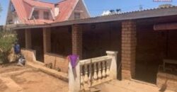A vendre une villa T5 construite sur un grand terrain de 1048 m2 à Ankadivory Itaosy