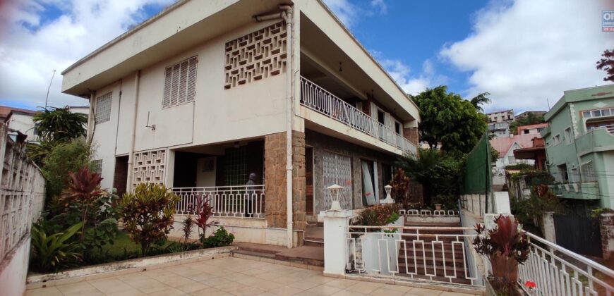A vendre une charmante villa à étage située dans un quartier calme à Nanisana