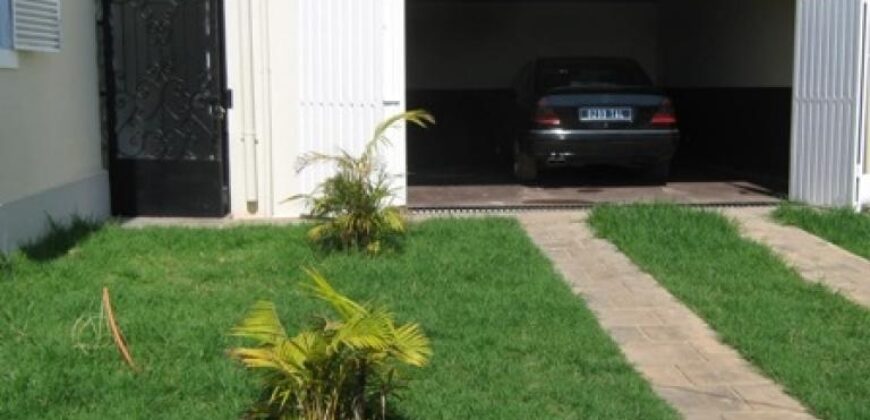 Vente d’une charmante villa de type F4 située dans un quartier résidentiel calme à Ambohipanja