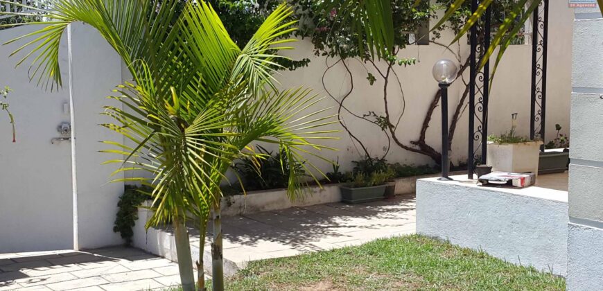 Vente d’une charmante villa de type F4 située dans un quartier résidentiel calme à Ambohipanja