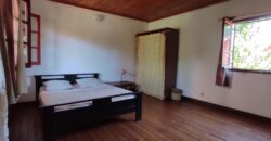 Propriété spacieuse avec villa F6 et dépendance F2 à vendre à Imerinafovoany Talatamaty