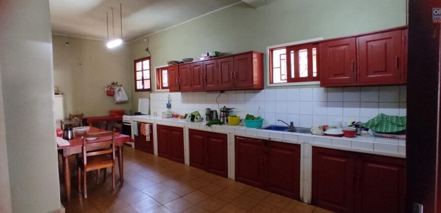 Propriété spacieuse avec villa F6 et dépendance F2 à vendre à Imerinafovoany Talatamaty