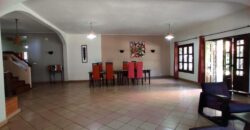 Propriété spacieuse avec villa F6 et dépendance F2 à vendre à Imerinafovoany Talatamaty