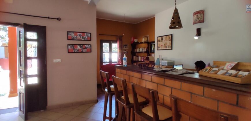 Propriété spacieuse avec villa F6 et dépendance F2 à vendre à Imerinafovoany Talatamaty