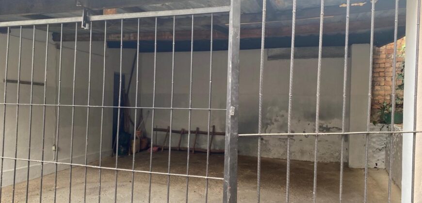 A louer une villa F5 sur trois niveaux située dans un quartier calme à Antsakaviro