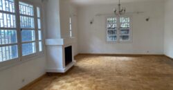 A louer une villa F5 sur trois niveaux située dans un quartier calme à Antsakaviro