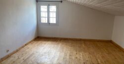A louer une villa F5 sur trois niveaux située dans un quartier calme à Antsakaviro