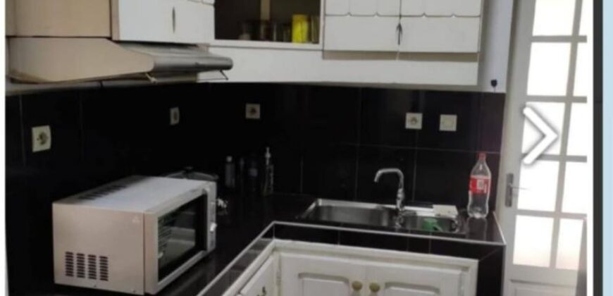 A vendre une charmante villa F5 à étage située en plein centre-ville dans le quartier prisé de Tsimbazaza