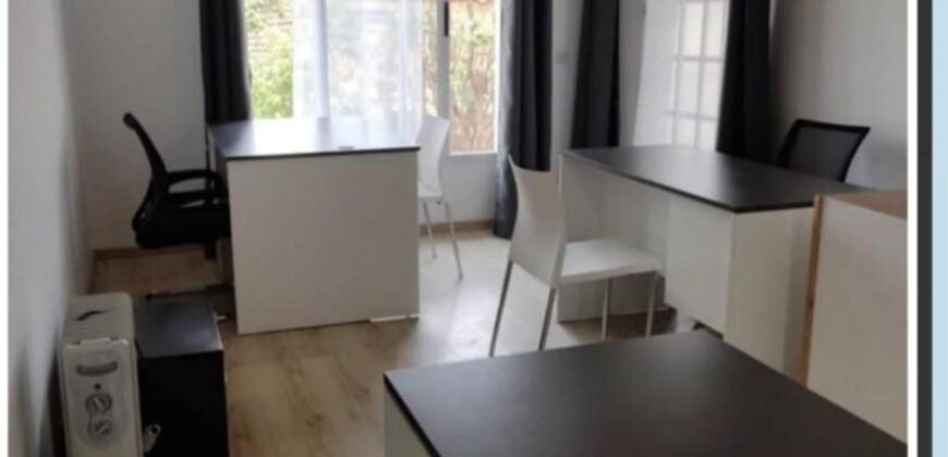 A vendre une charmante villa F5 à étage située en plein centre-ville dans le quartier prisé de Tsimbazaza
