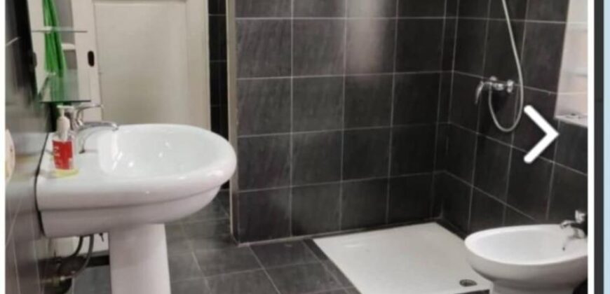 A vendre une charmante villa F5 à étage située en plein centre-ville dans le quartier prisé de Tsimbazaza