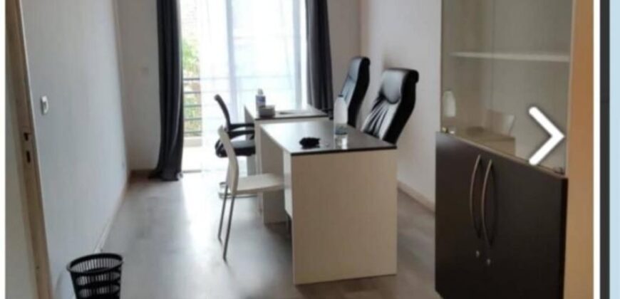 A vendre une charmante villa F5 à étage située en plein centre-ville dans le quartier prisé de Tsimbazaza